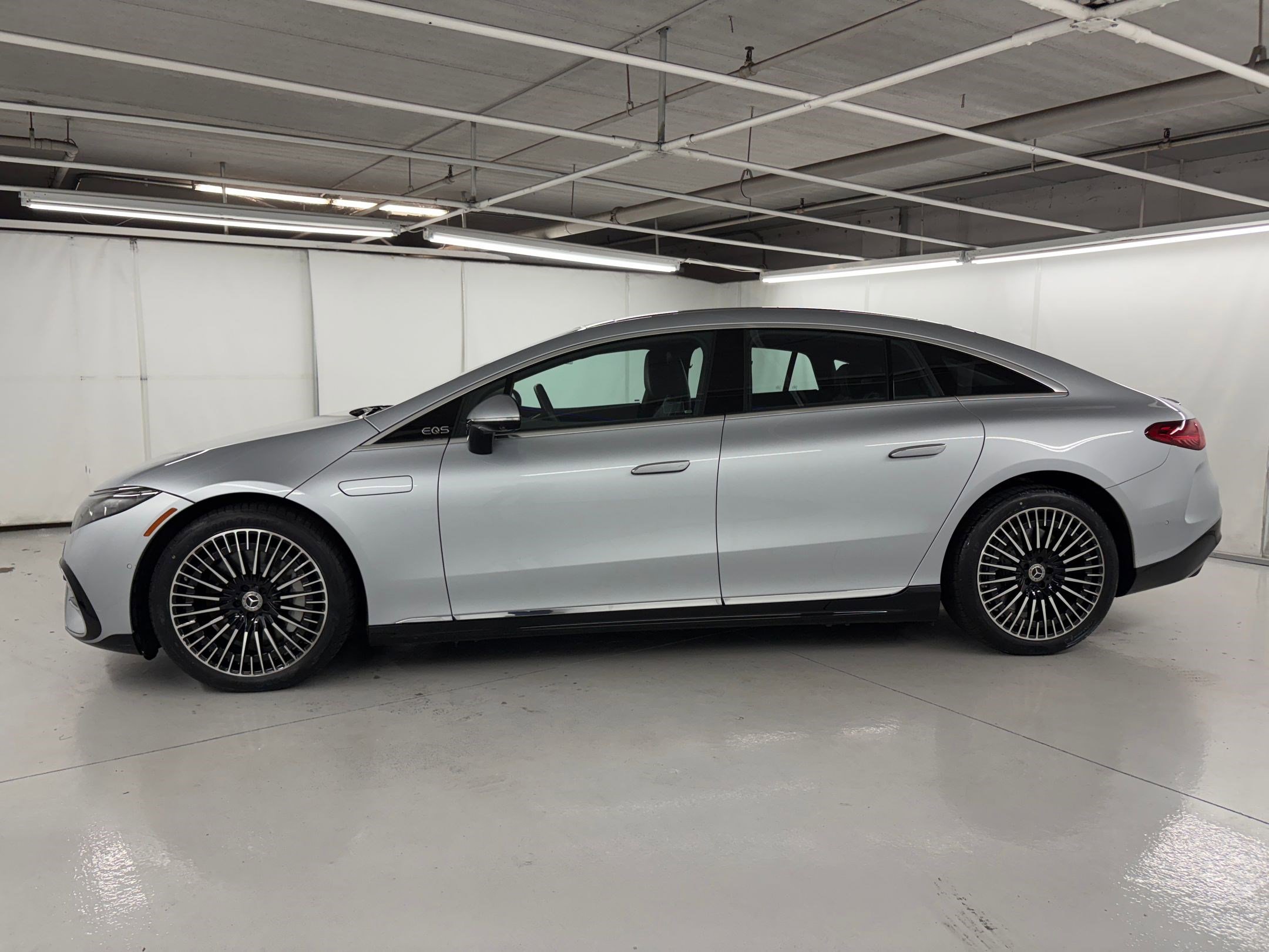 2023 Mercedes Benz EQS Sedan 580 4MATIC photo 2