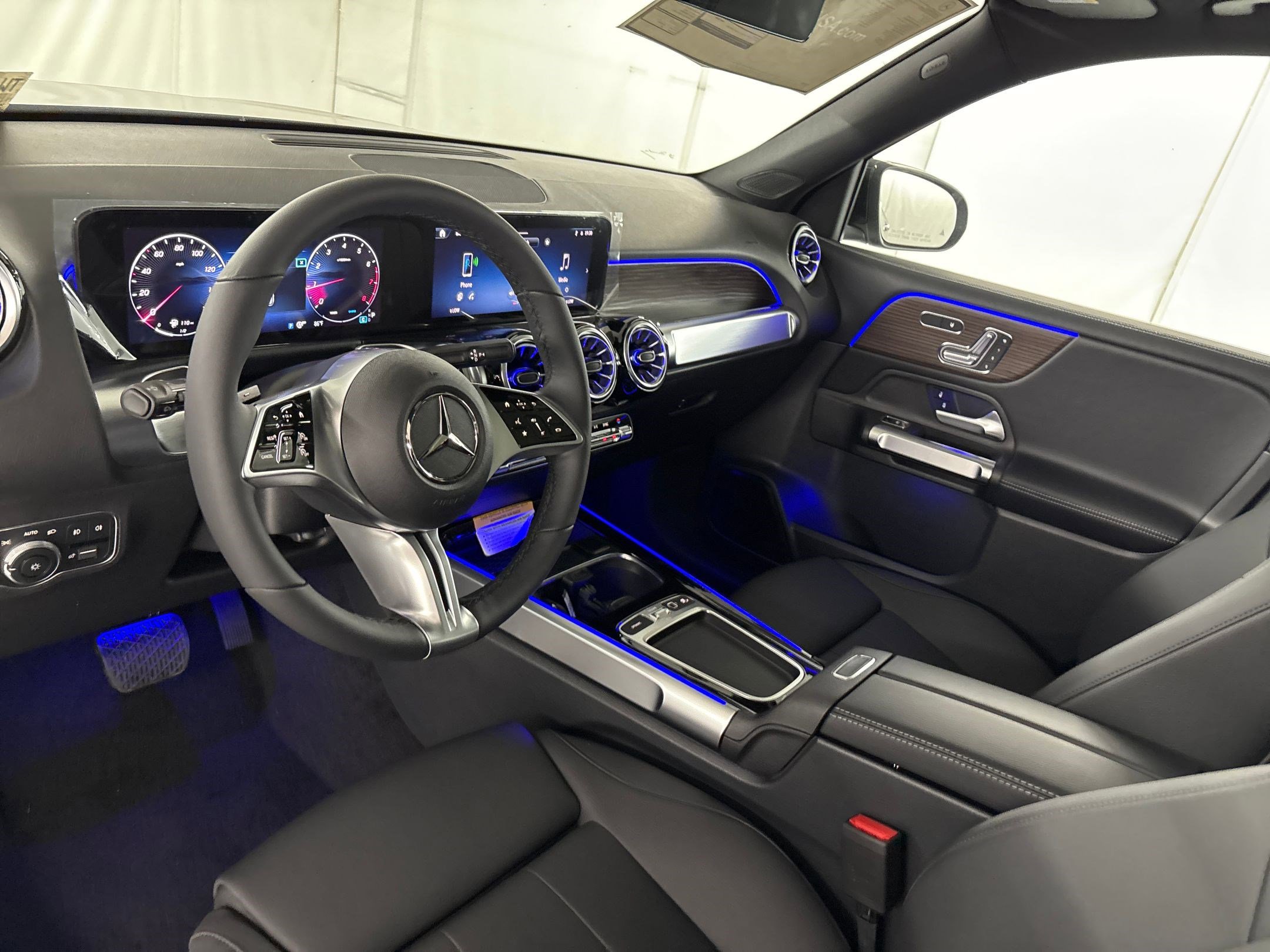 2026 Mercedes Benz GLB 250 photo 4