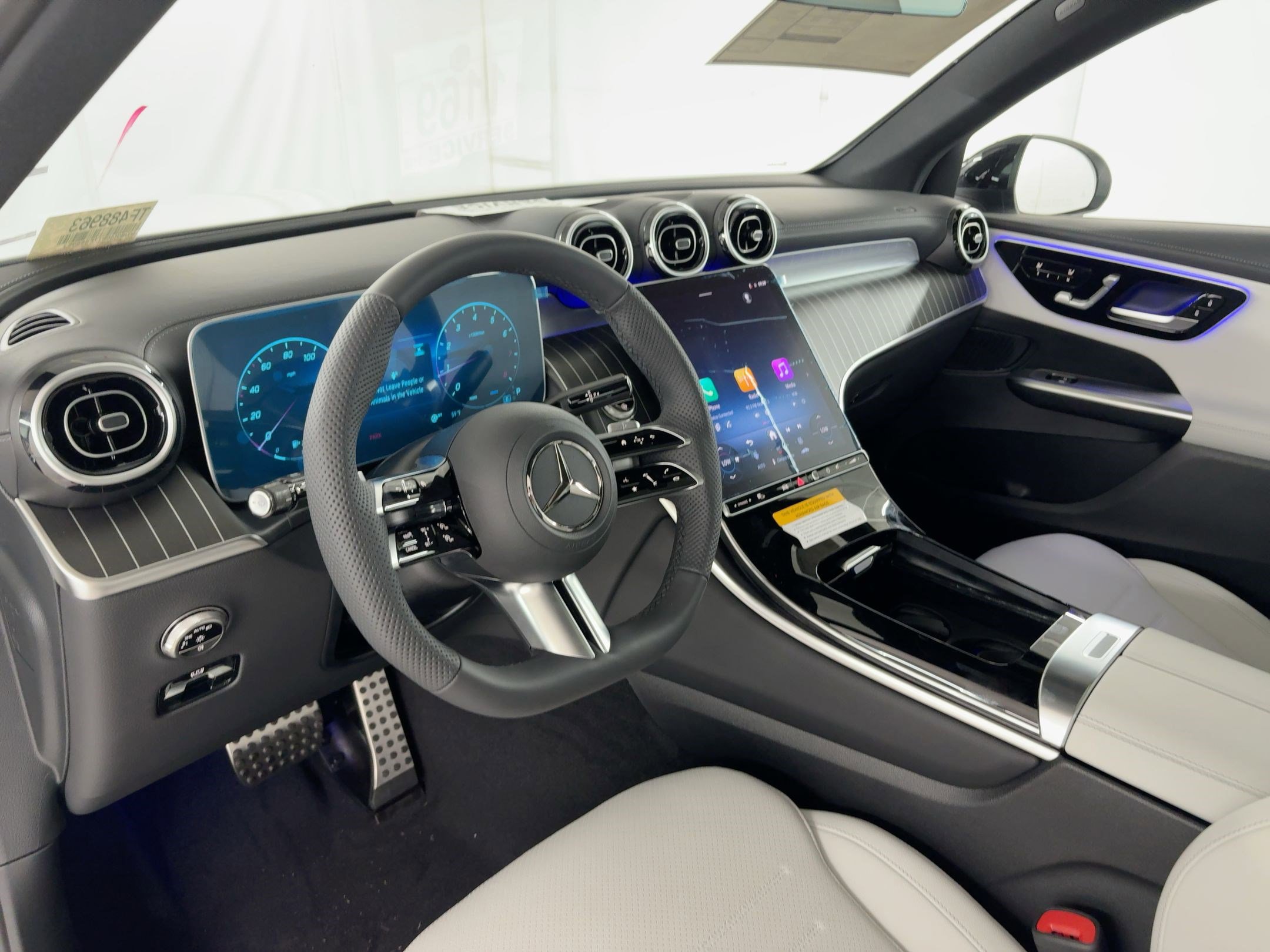 2026 Mercedes Benz GLC 300 photo 4