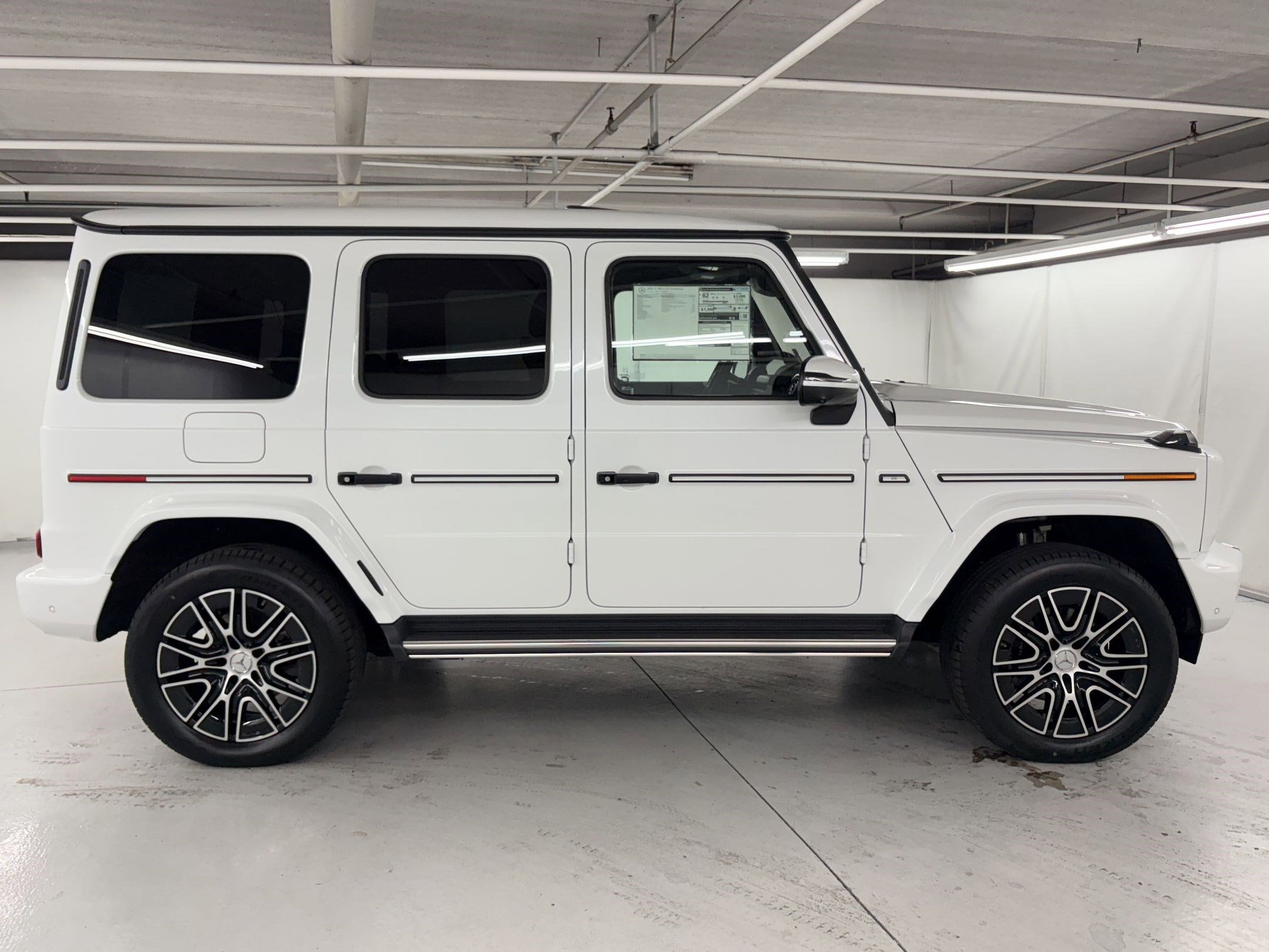 2025 Mercedes-Benz G-Class G580 - Photo 7