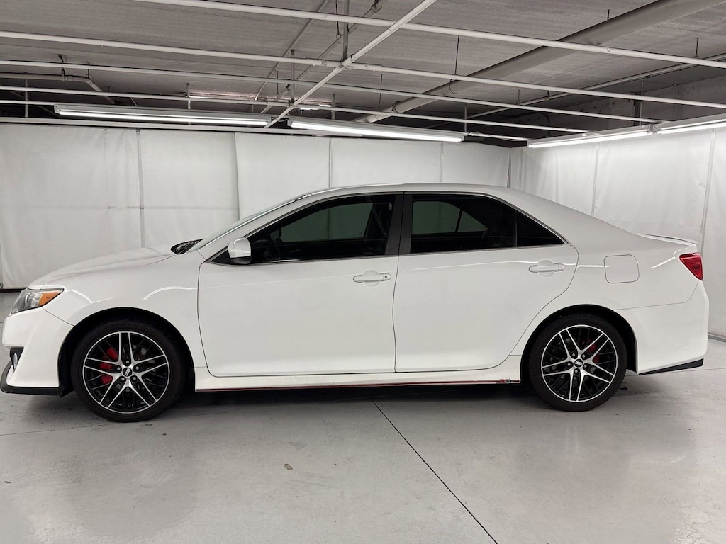 Used 2014 Toyota Camry XLE Sedan
