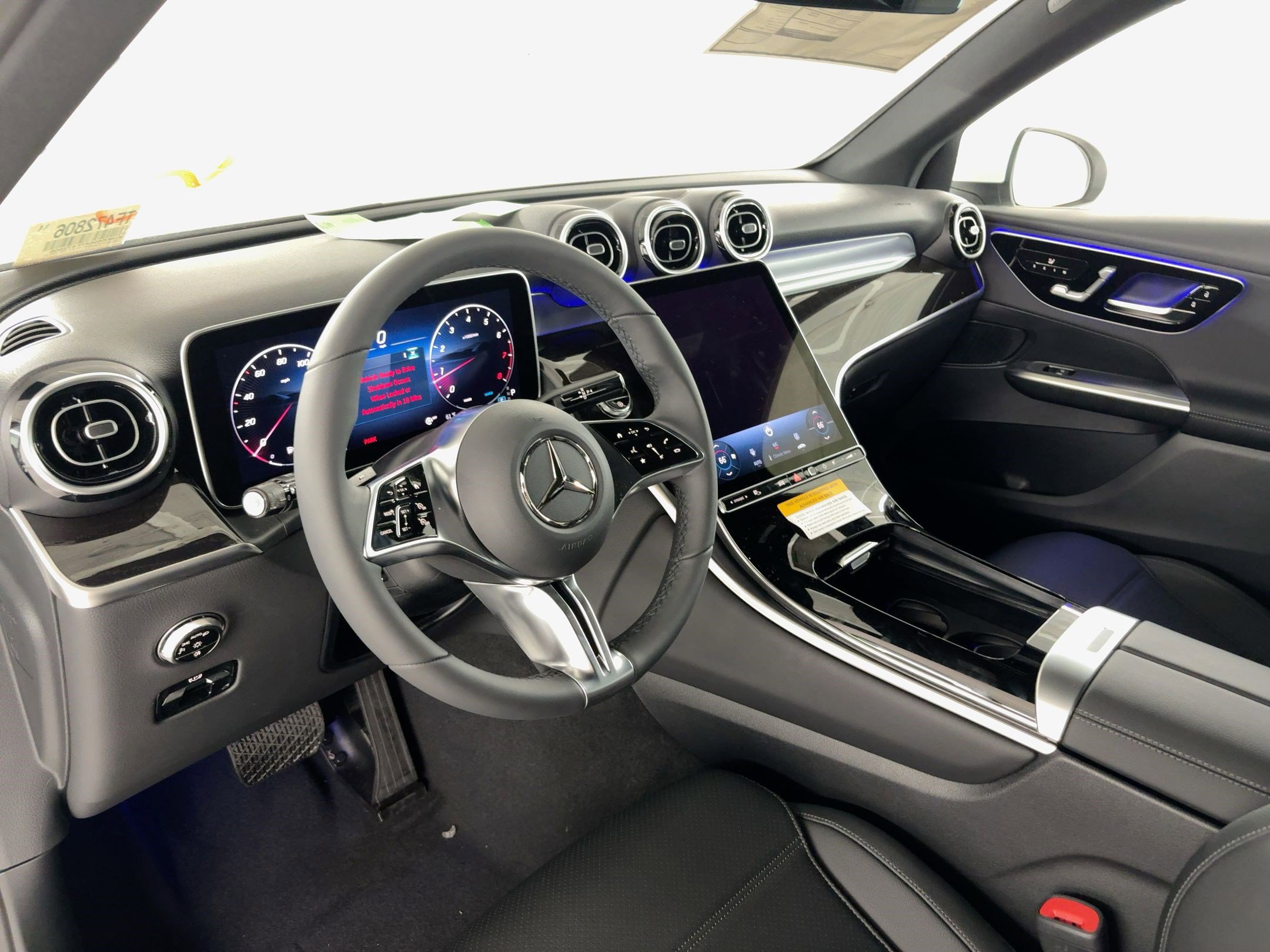 2026 Mercedes Benz GLC 300 photo 4