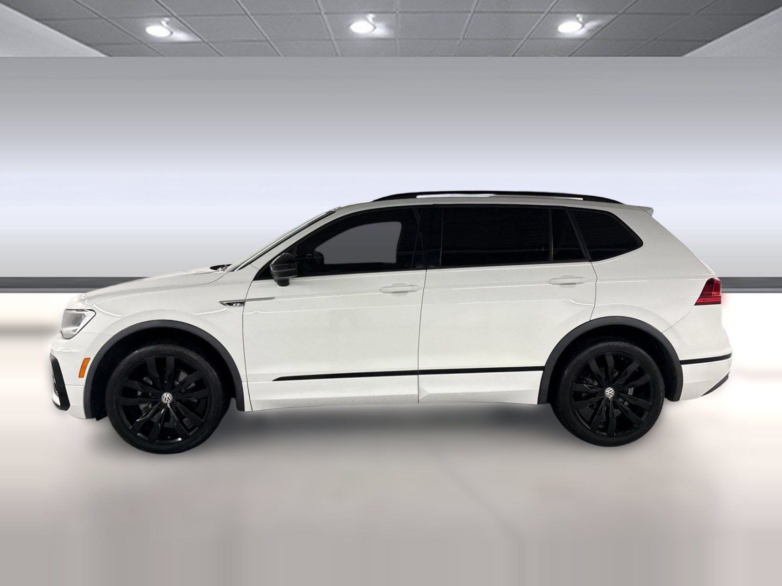 Used 2021 Volkswagen Tiguan SE R-LINE BLACK with VIN 3VV3B7AX0MM005957 for sale in Calabasas, CA