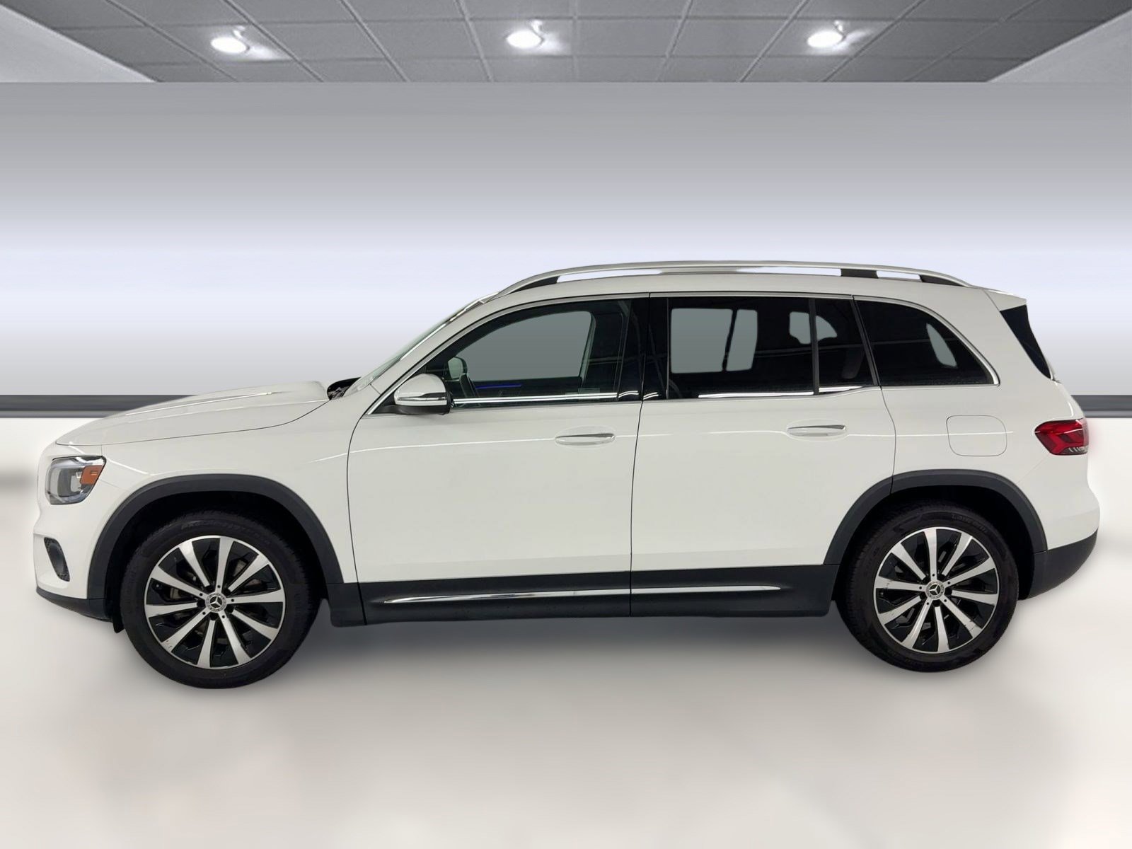 2021 Mercedes Benz GLB 250 photo 2