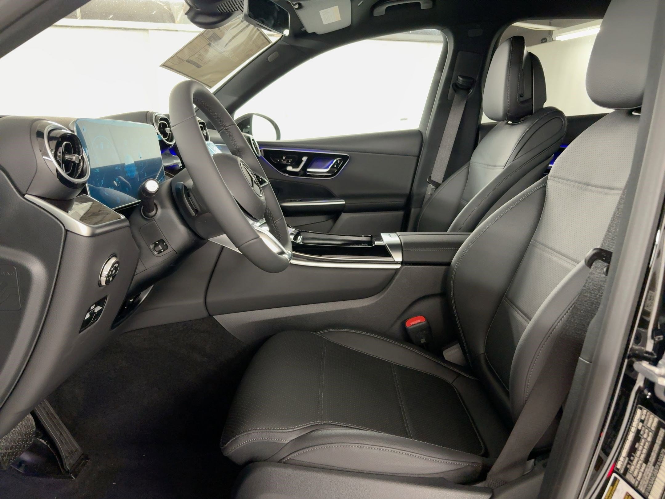 2026 Mercedes-Benz GLC 300 photo 4