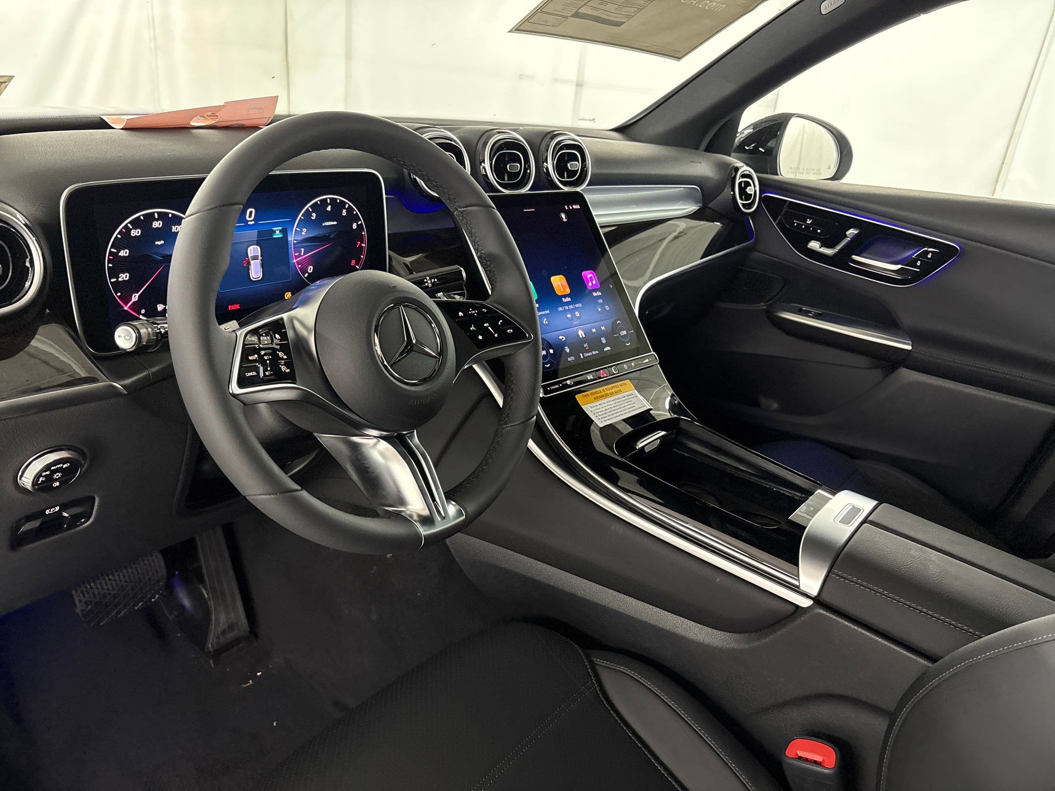 2026 Mercedes Benz GLC 300 photo 4