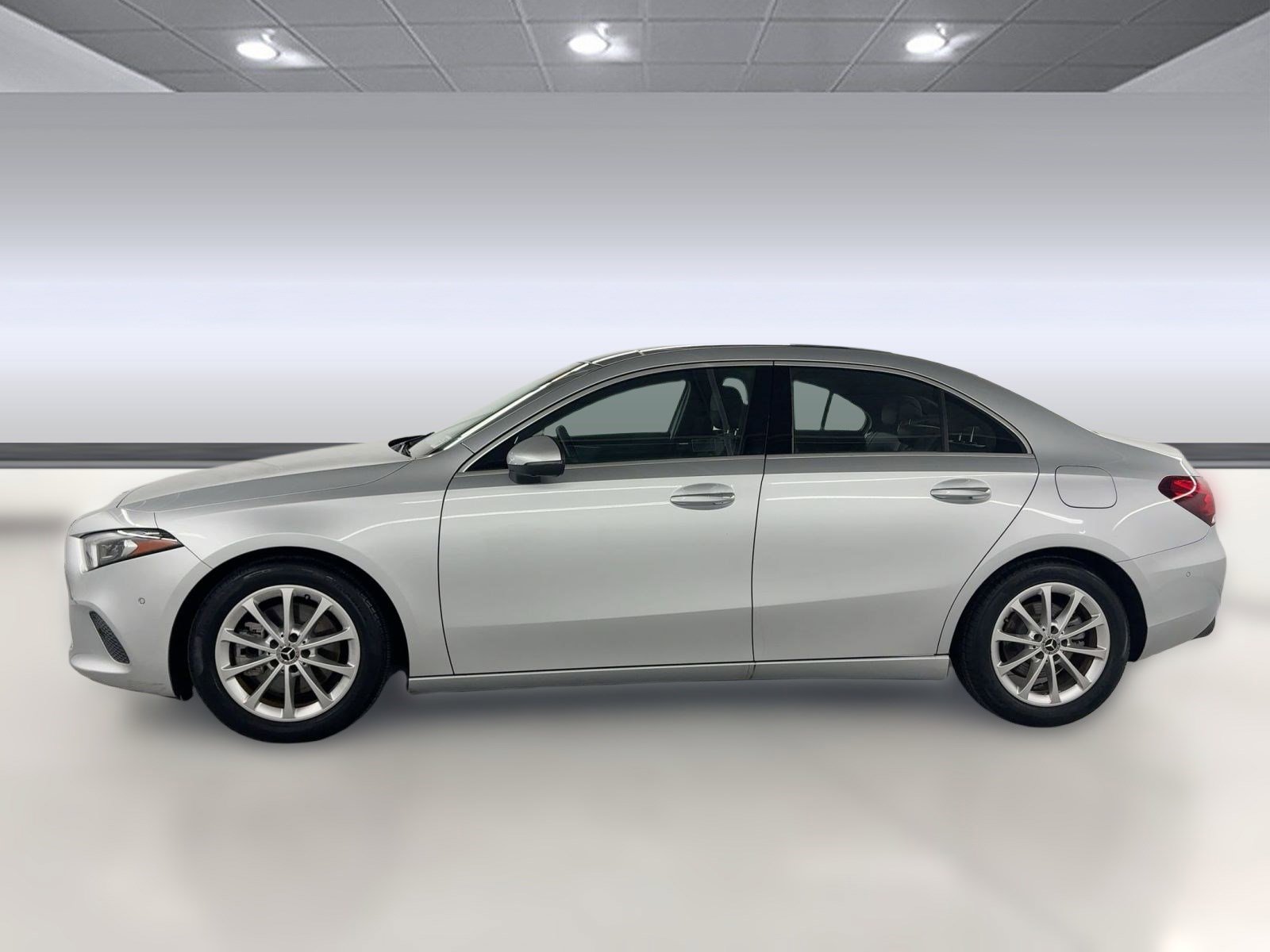 2022 Mercedes Benz A 220 photo 2