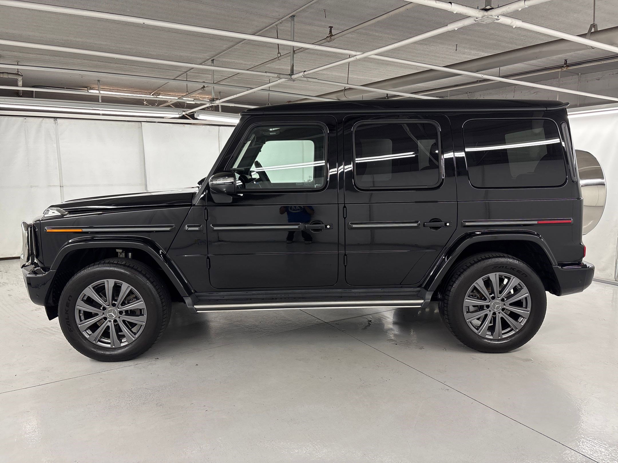 2025 Mercedes Benz G 550 photo 2