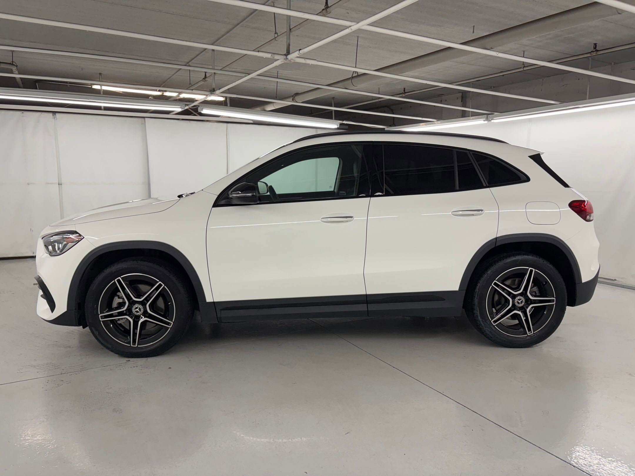 2023 Mercedes Benz GLA 250 photo 2