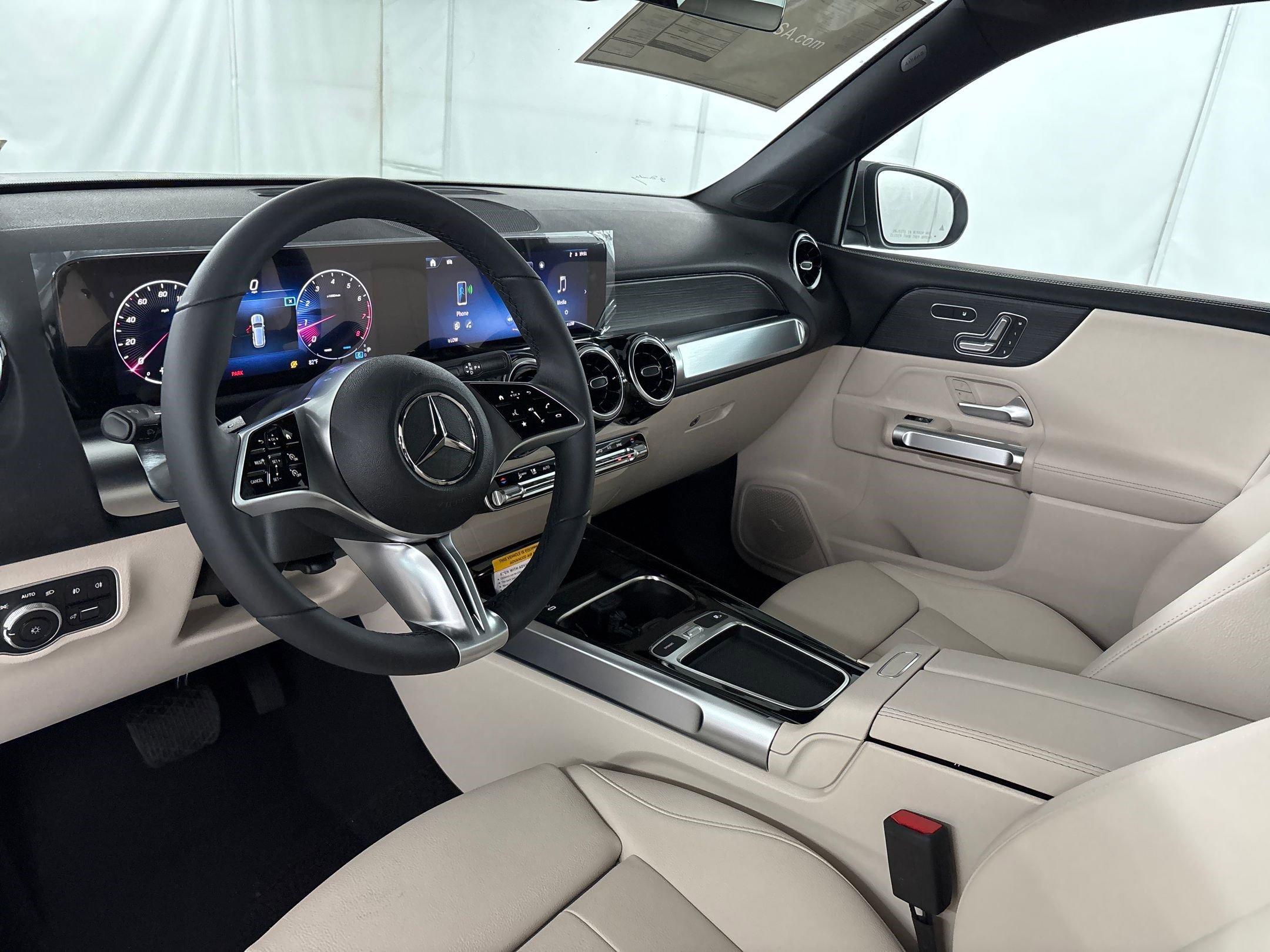2026 Mercedes Benz GLB 250 photo 4