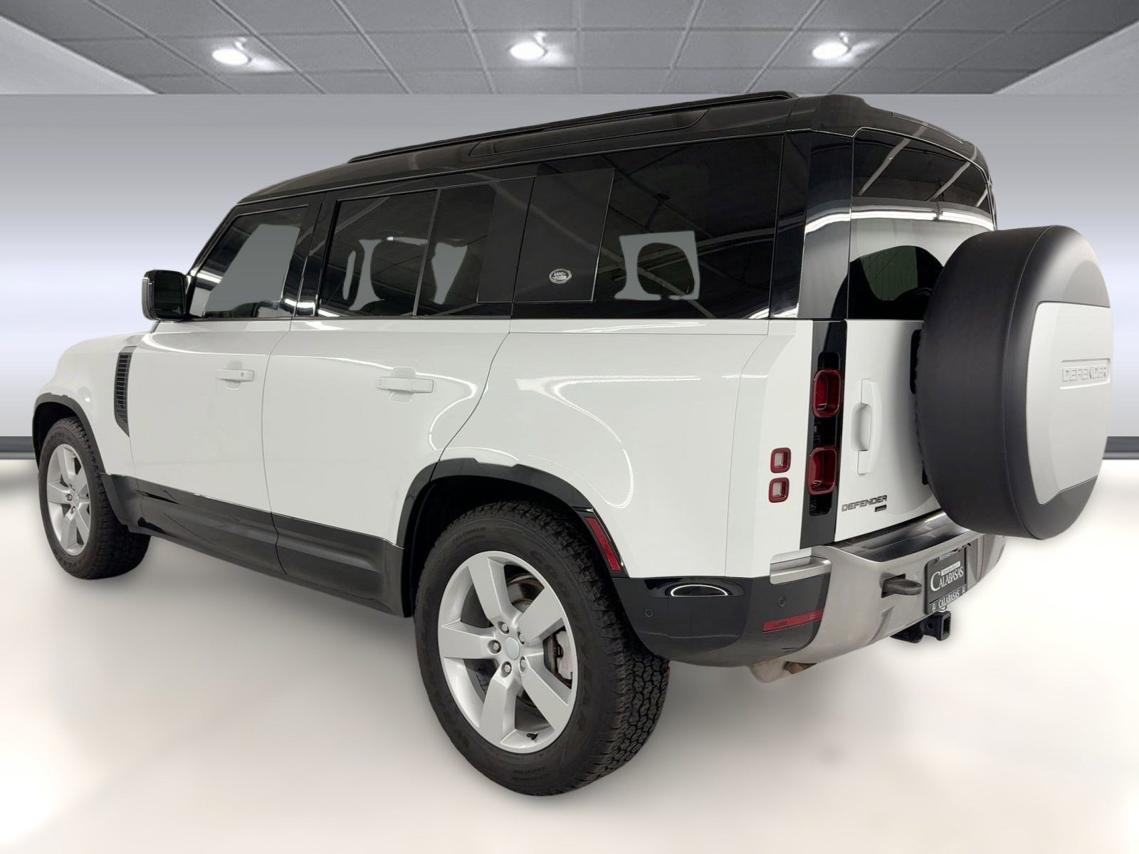 2022 Land Rover Defender SE photo 3