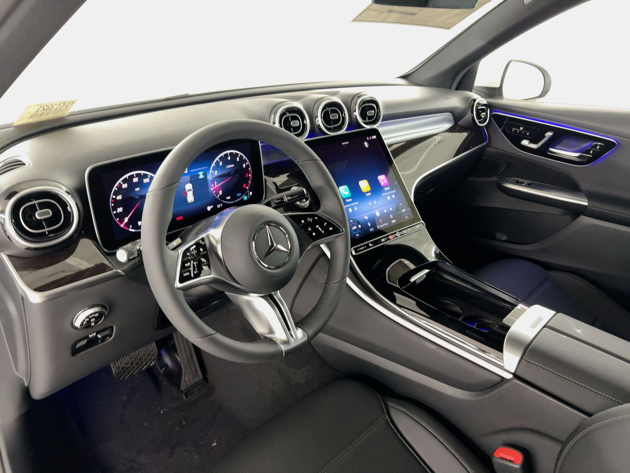 2026 Mercedes Benz GLC 300 photo 3