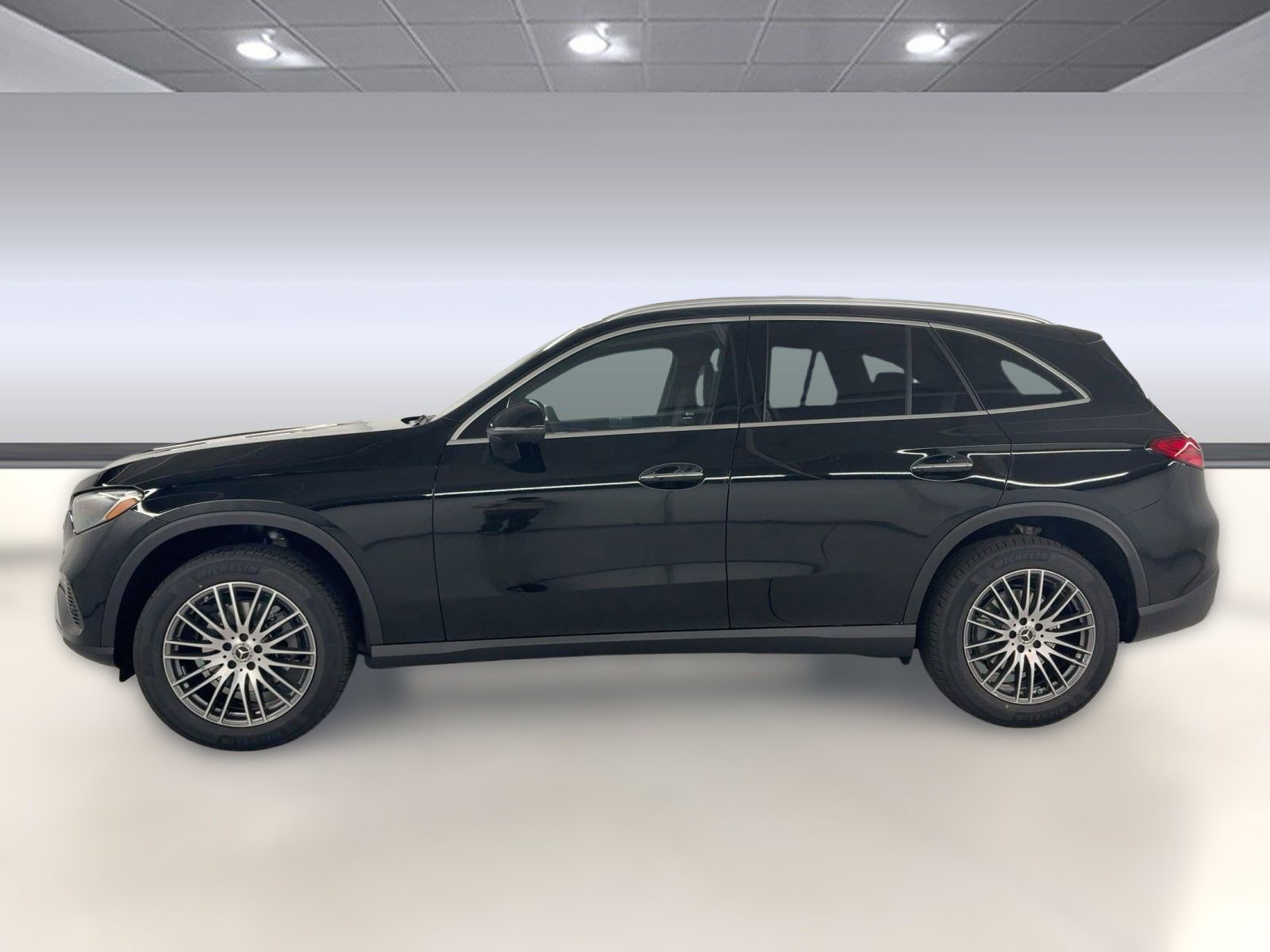 2026 Mercedes Benz GLC 300 photo 2