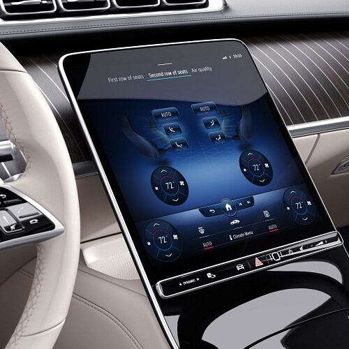 Mercedes-Benz S-Class
Center Console