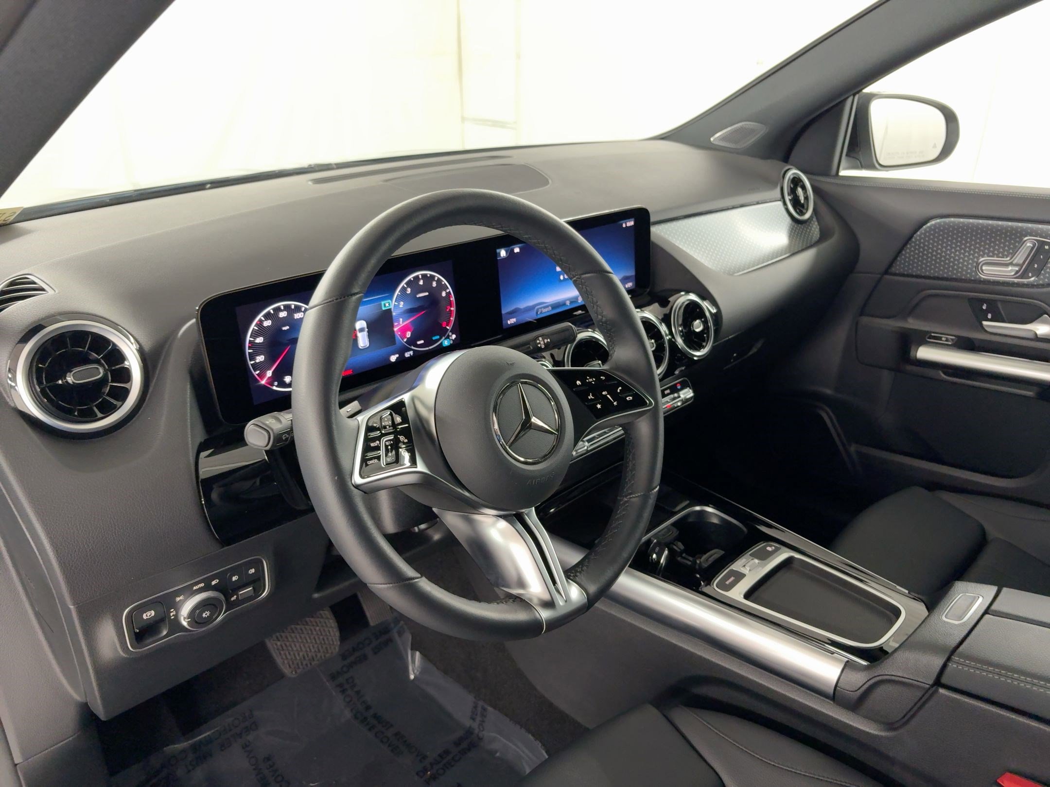2025 Mercedes Benz GLA 250 photo 3