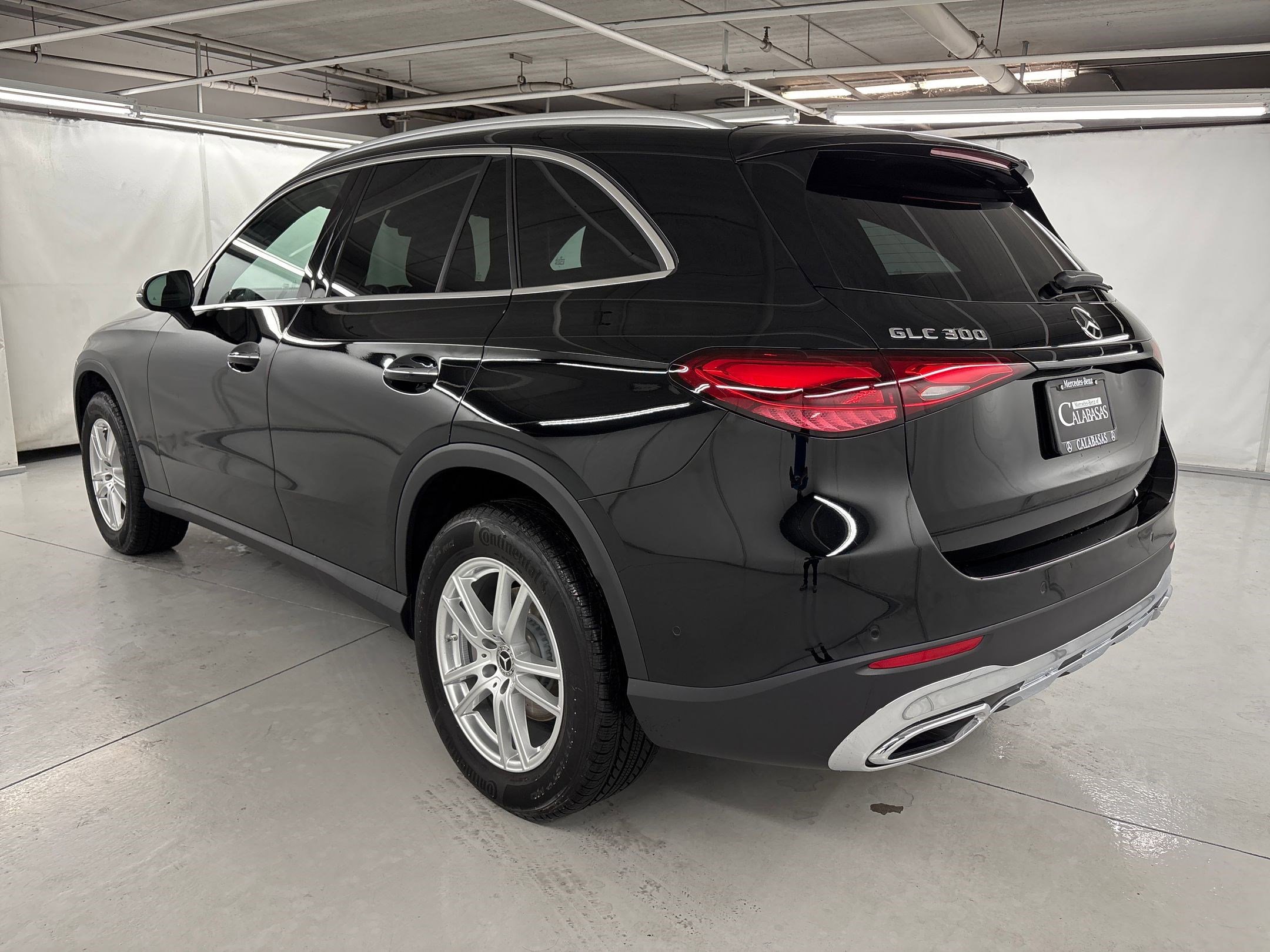 2024 Mercedes Benz GLC 300 photo 2