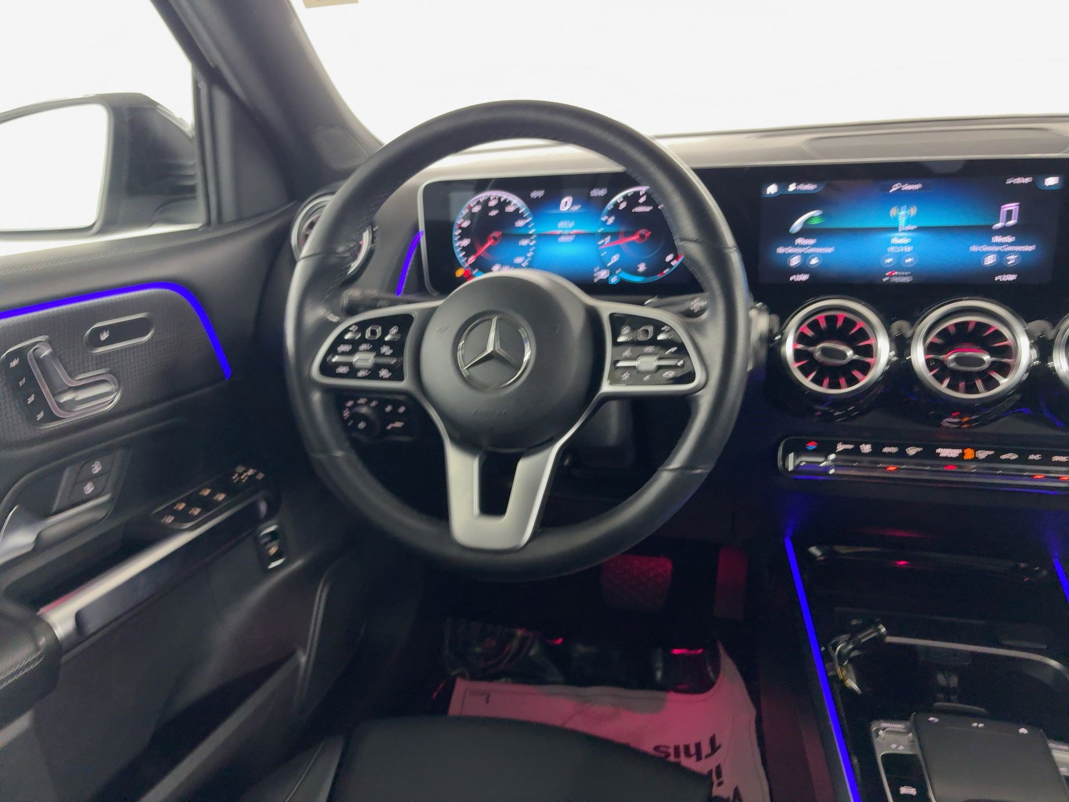 2020 Mercedes Benz GLB 250 photo 4