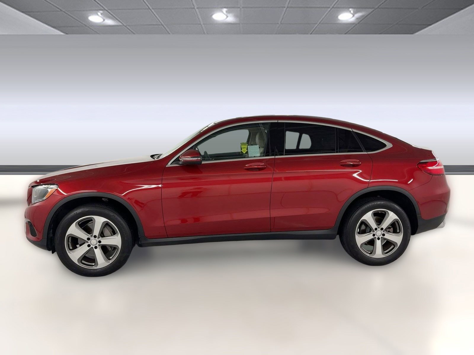 2017 Mercedes Benz GLC 300 4MATIC photo 2