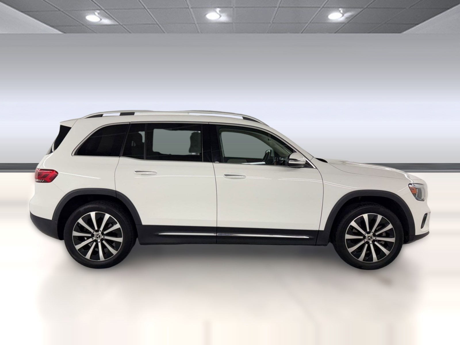 2022 Mercedes-Benz GLB 250 photo 3