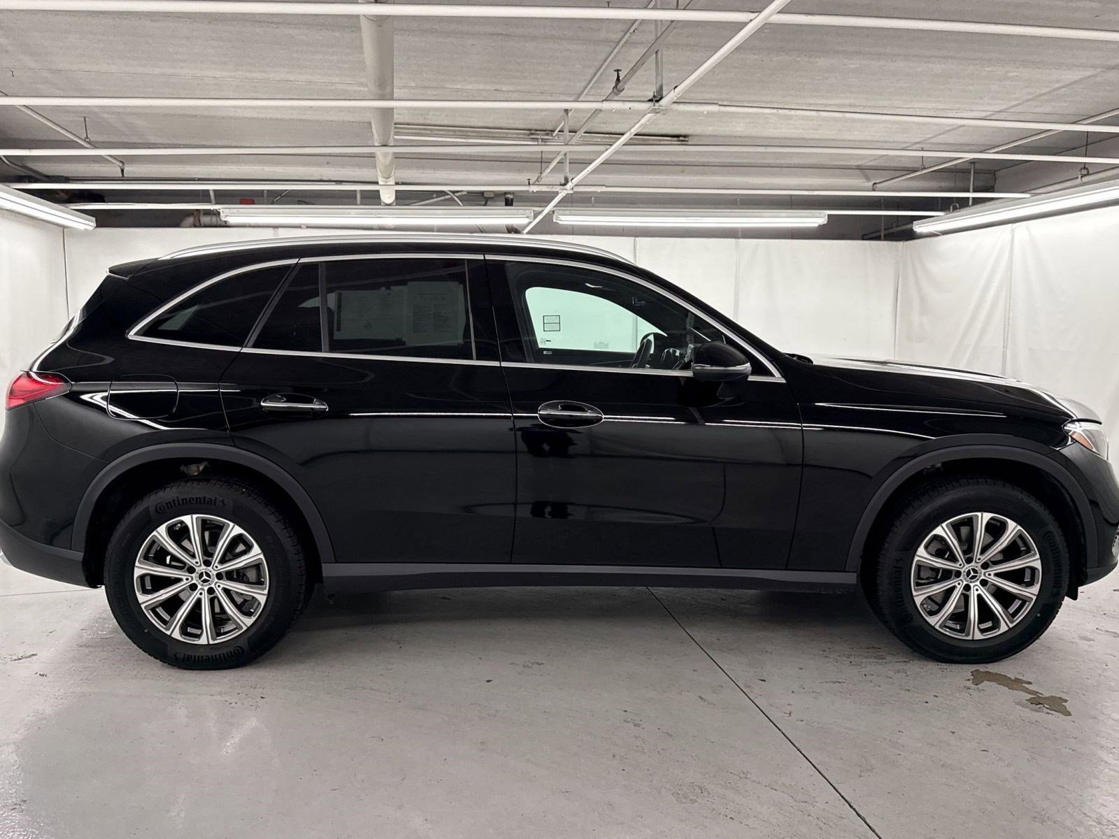 2026 Mercedes-Benz GLC 300 photo 3