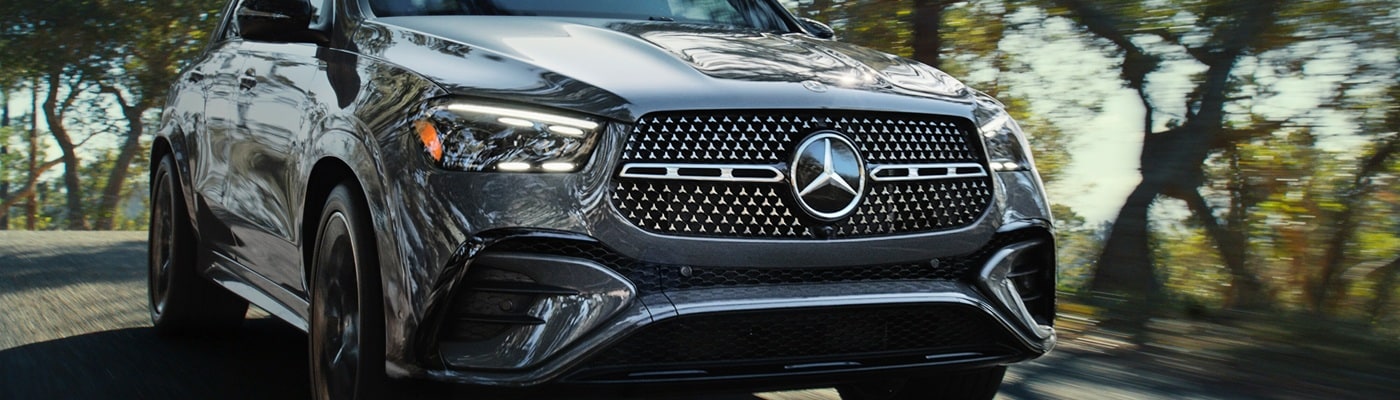 Grille of a Mercedes-Benz GLC 300 while driving