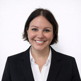 Staff member Mona Moradi from ID_e1a0cb