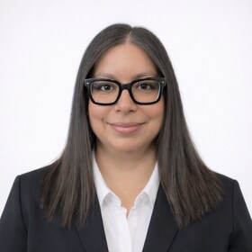 Staff member Rosa Cerna from ID_2f8c53