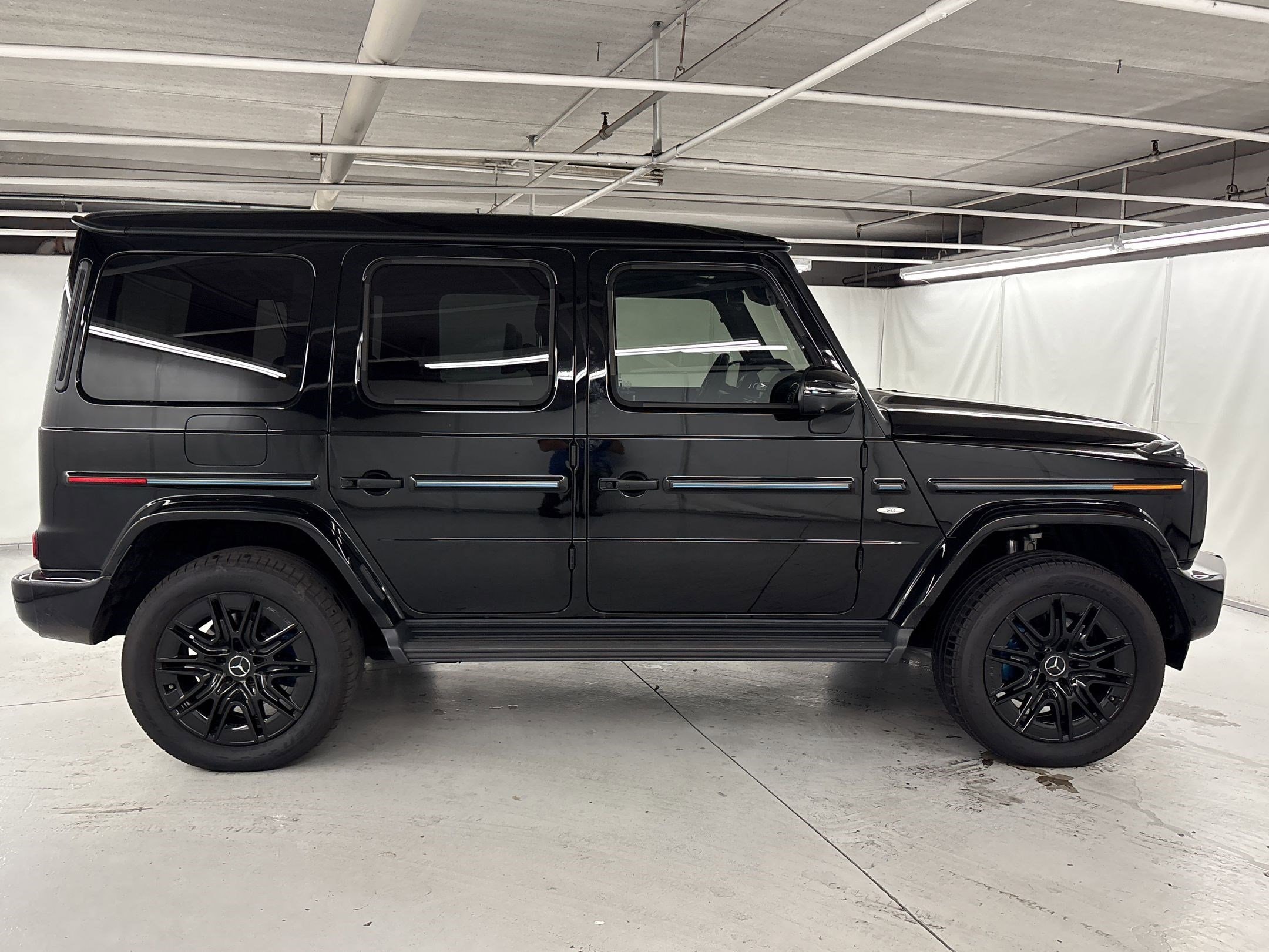 2025 Mercedes-Benz G-Class G580 - Photo 8