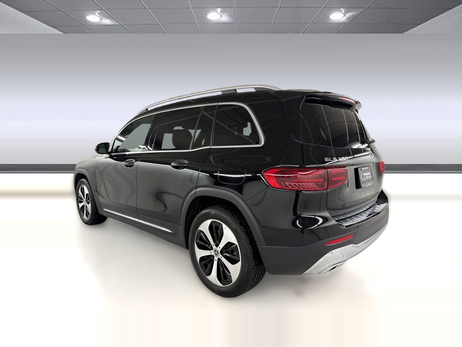 2026 Mercedes-Benz GLB 250 photo 2