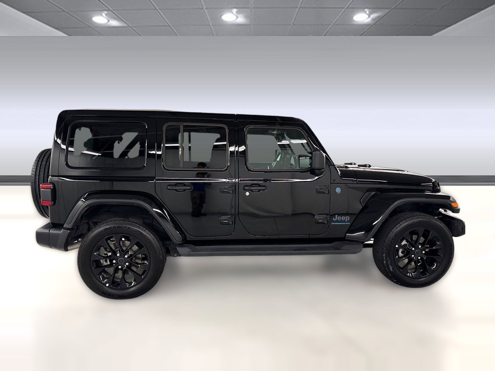 2025 Jeep Wrangler 4xe Sahara photo 3