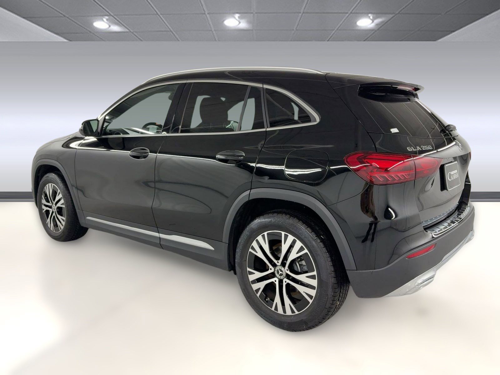 2025 Mercedes Benz GLA 250 photo 2