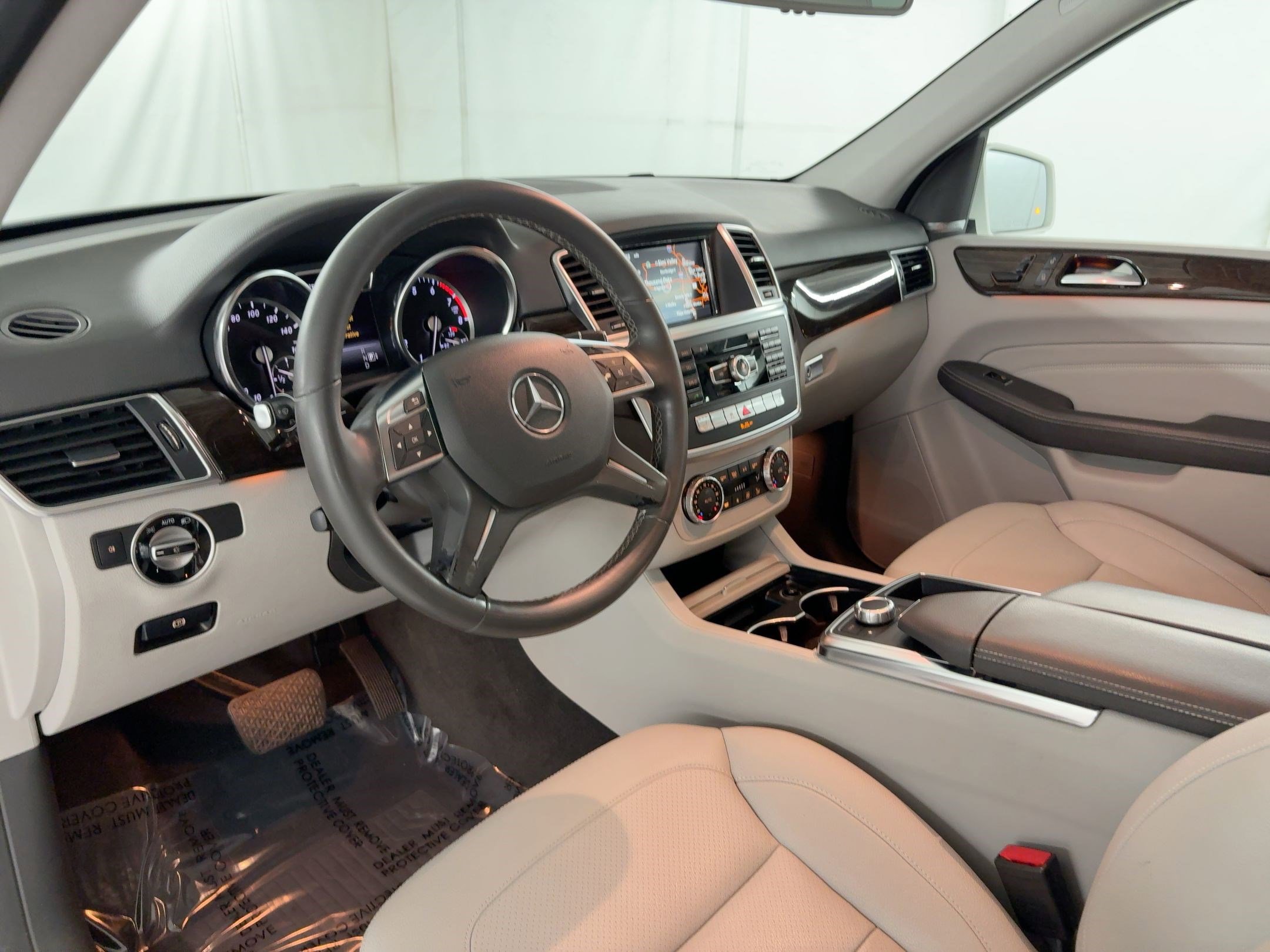 2015 Mercedes Benz ML 350 photo 4