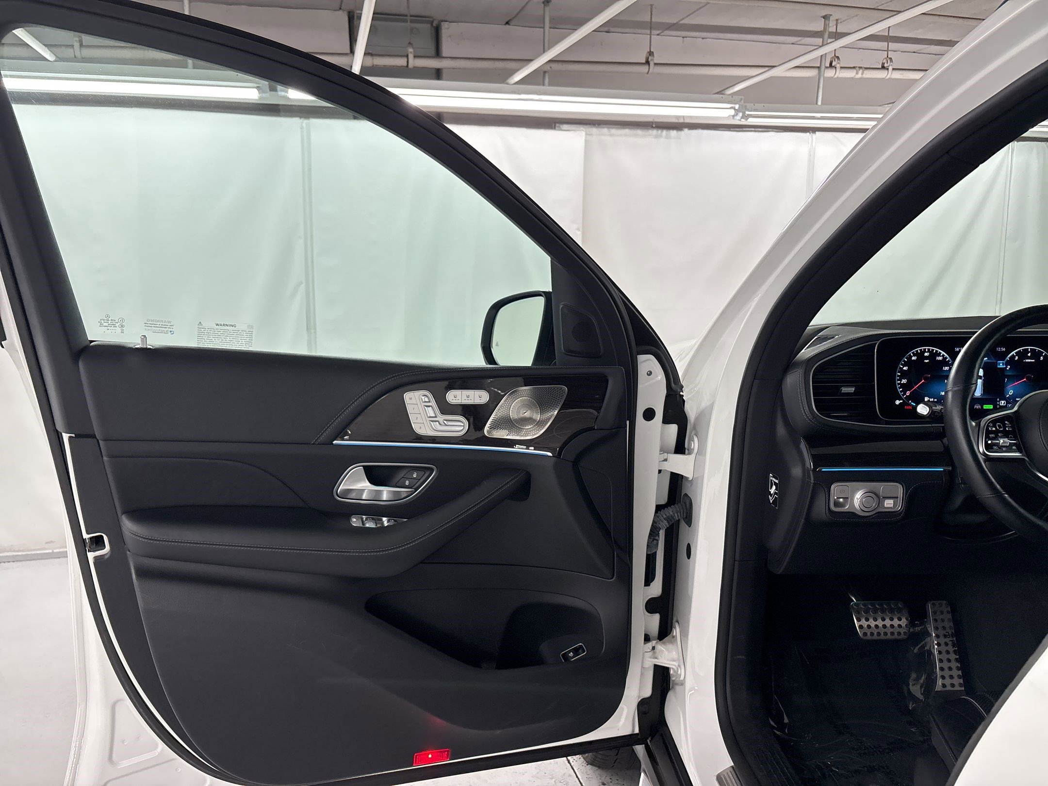 2022 Mercedes-Benz GLS 450 4MATIC photo 4