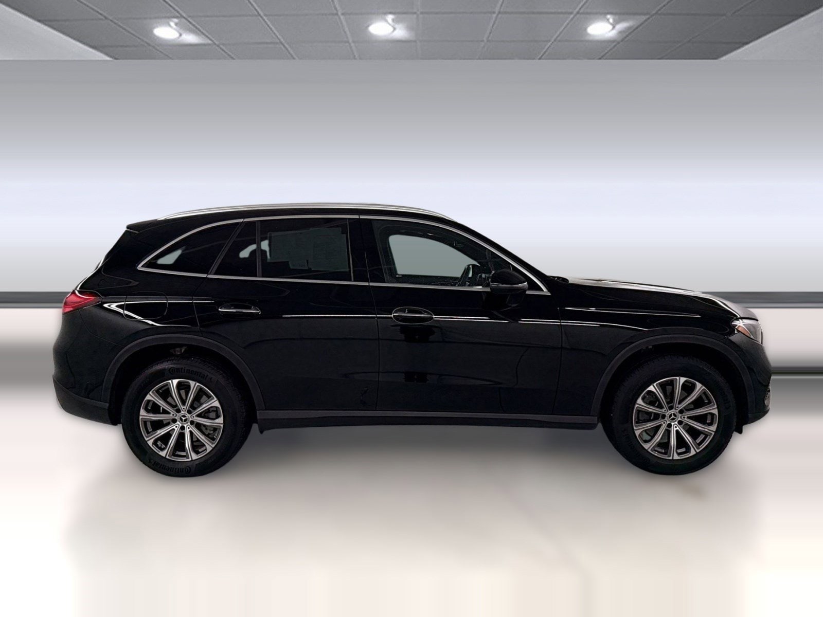 2026 Mercedes-Benz GLC 300 photo 3