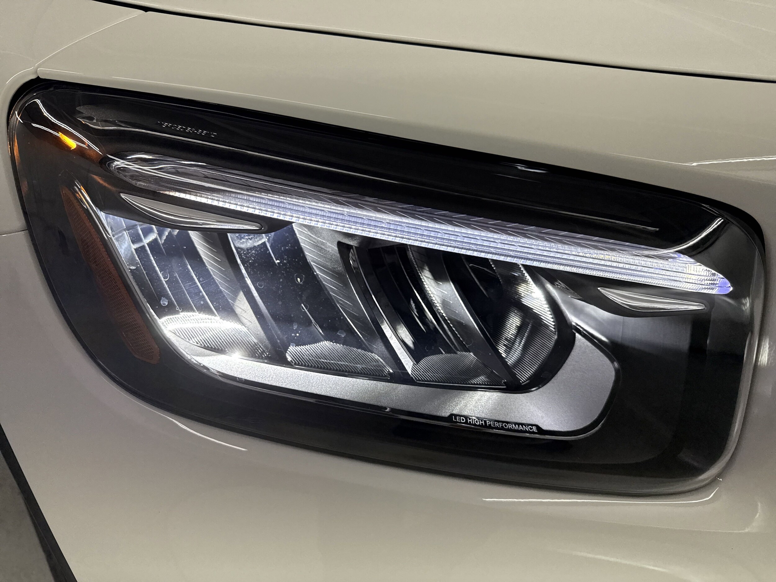 2025 Mercedes Benz GLB 250 photo 4