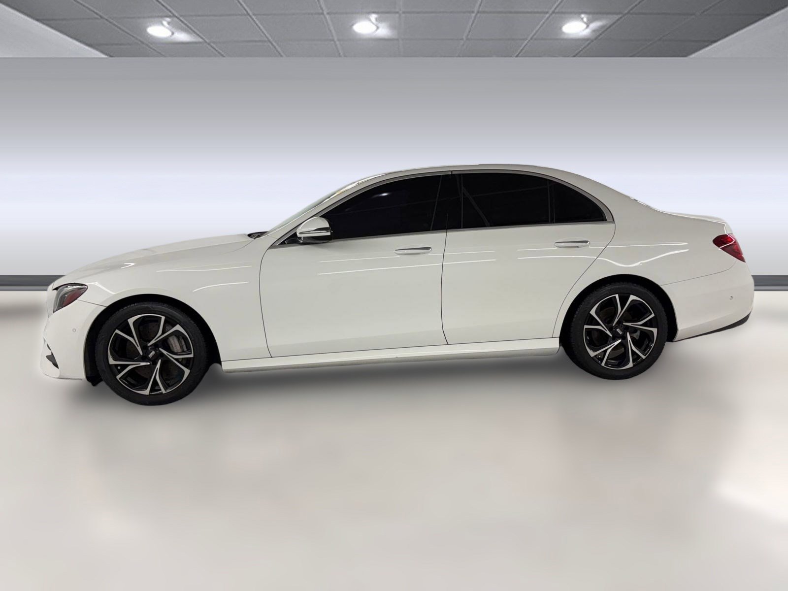 2017 Mercedes Benz E 300 Sedan photo 2