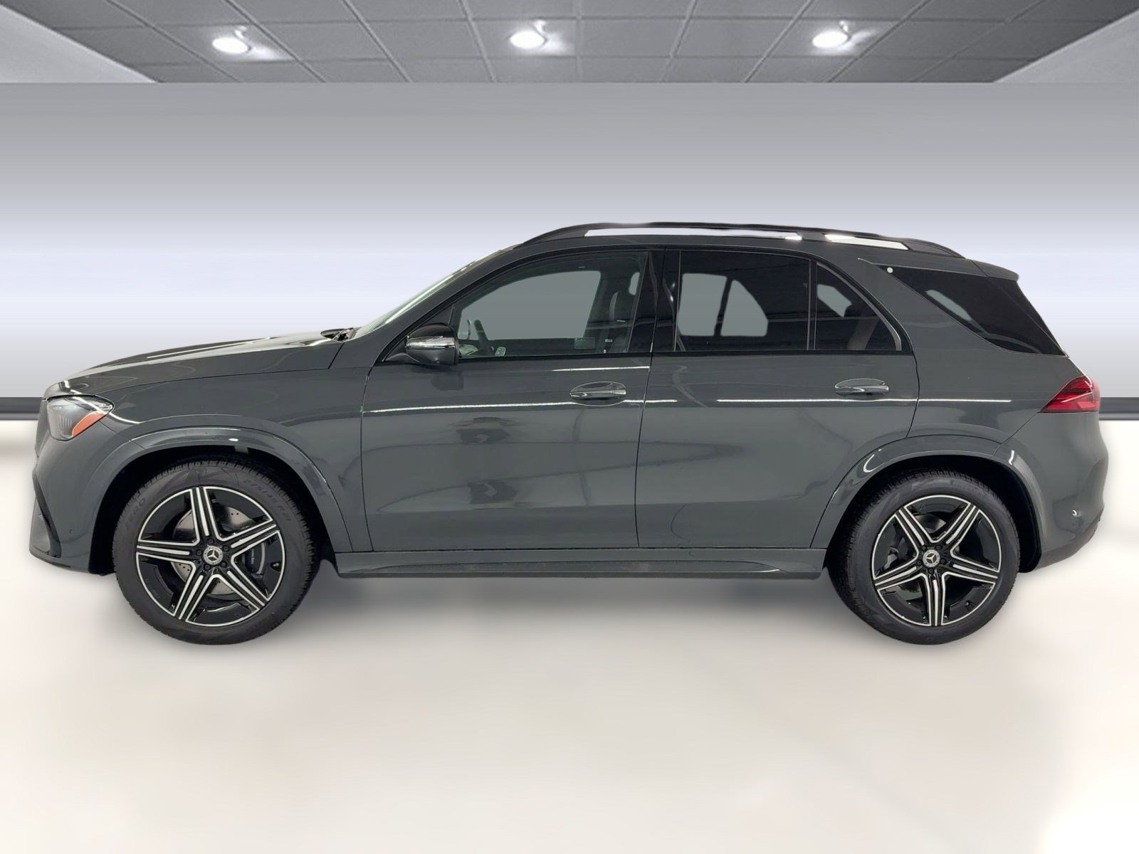 2026 Mercedes Benz GLE 450 4MATIC photo 2