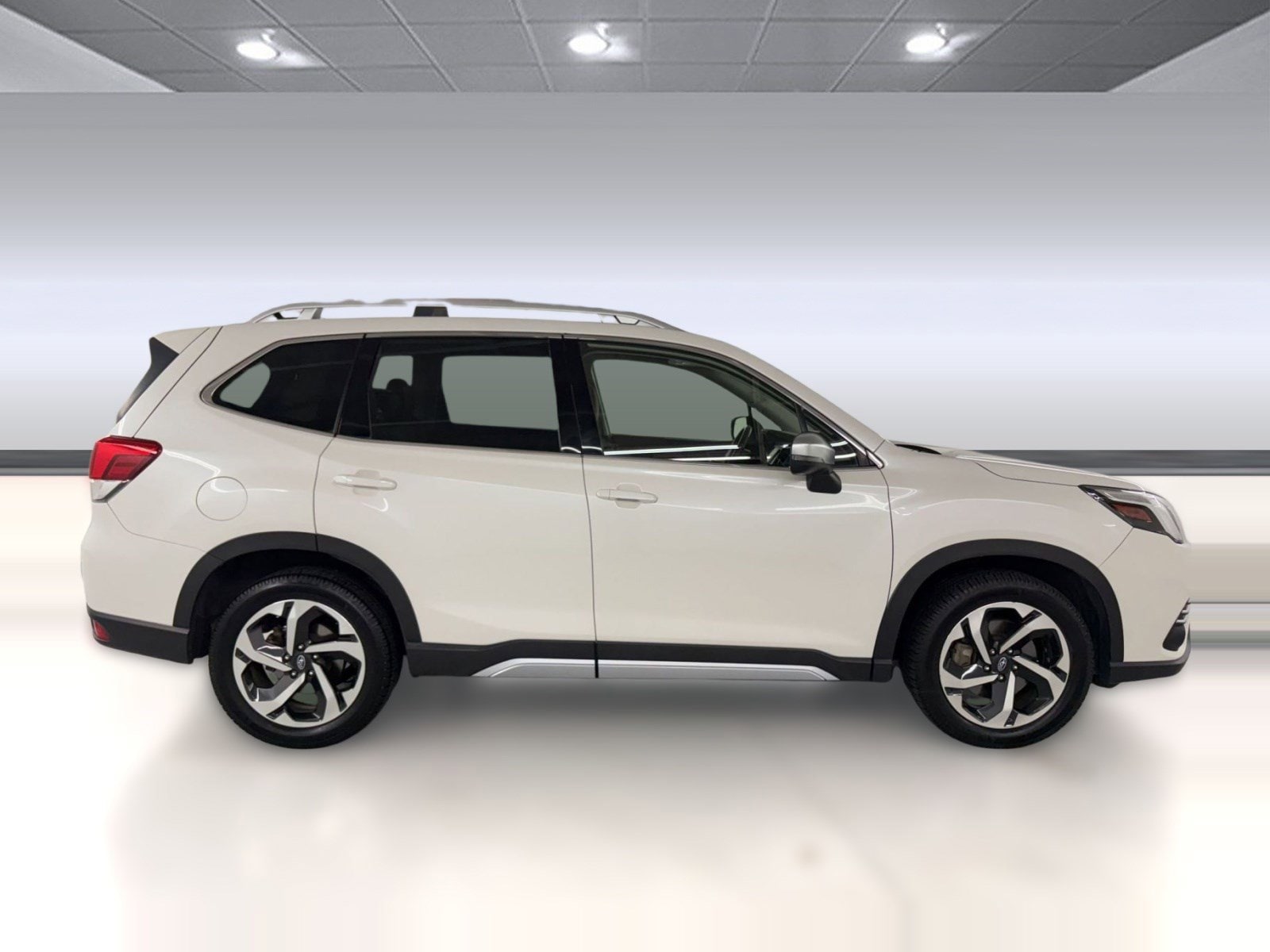 2022 Subaru Forester Touring photo 3