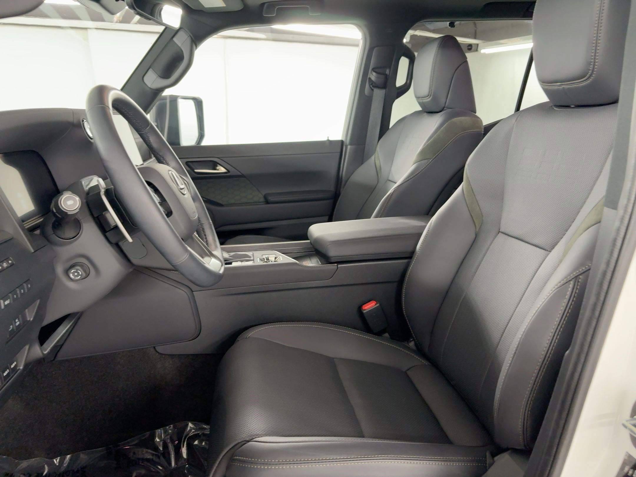 2025 LEXUS GX 550 Overtrail+ photo 4