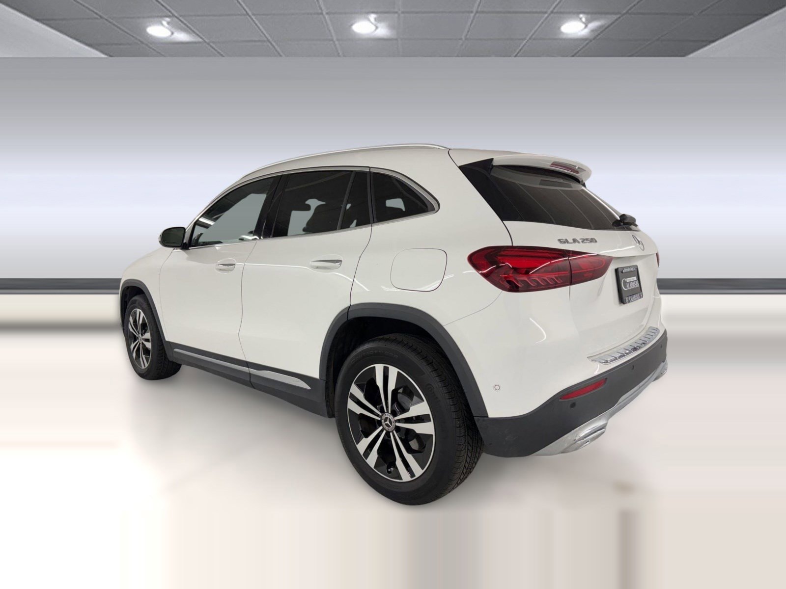 2025 Mercedes-Benz GLA 250 photo 2