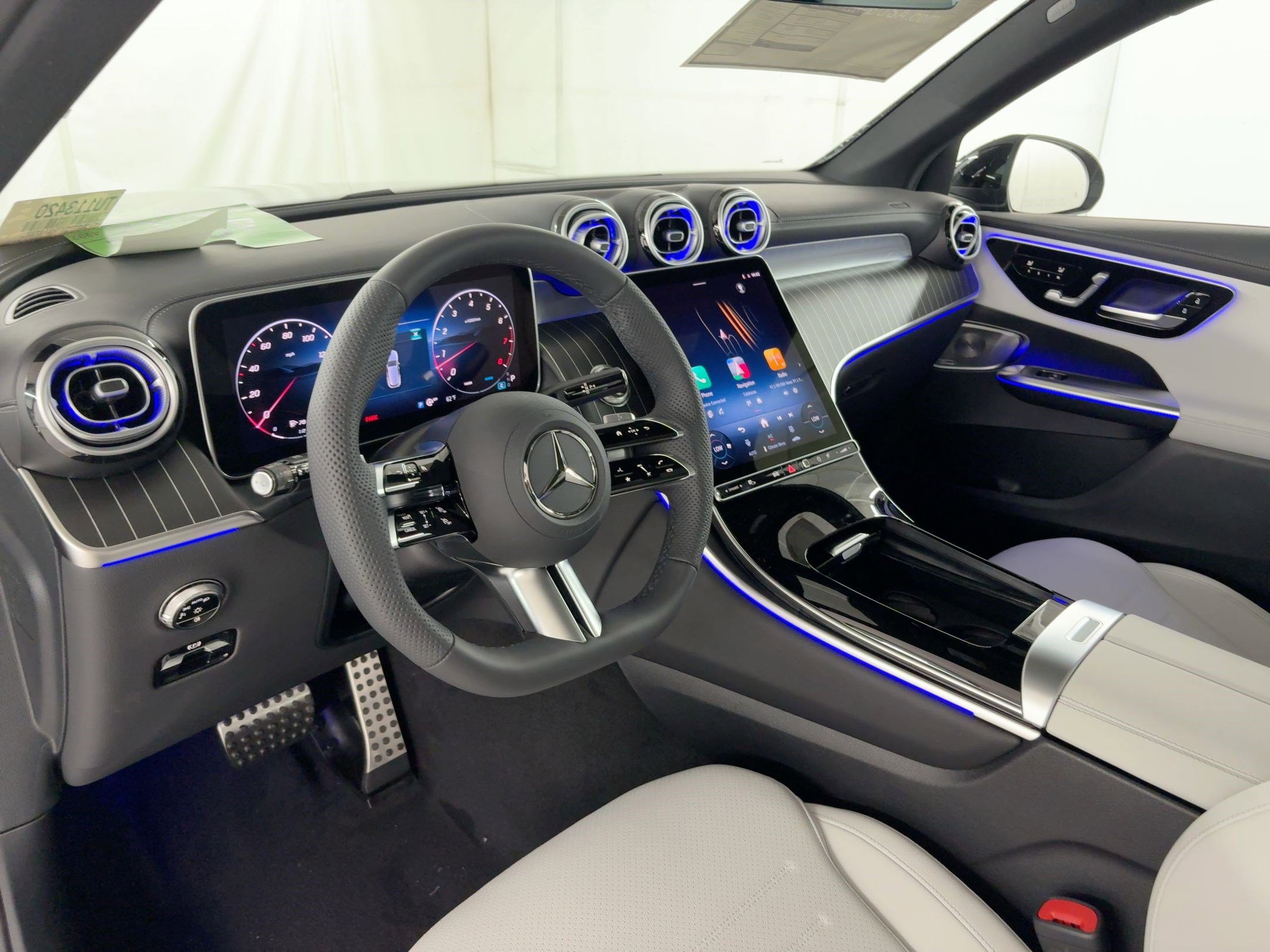 2026 Mercedes Benz GLC 300 photo 4