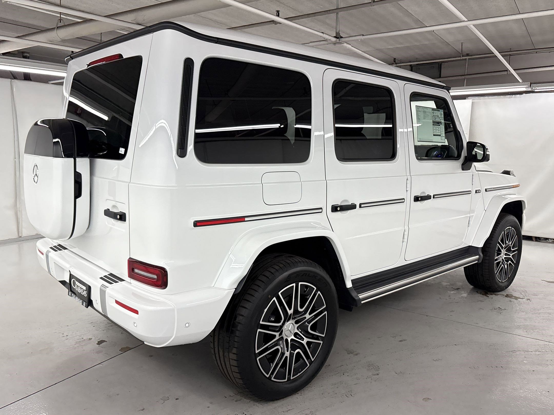 2025 Mercedes-Benz G-Class G580 - Photo 8