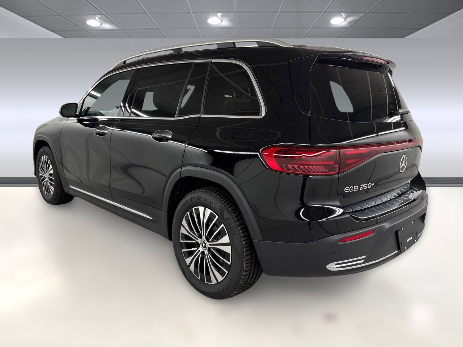 2025 Mercedes Benz EQB 250+ photo 3