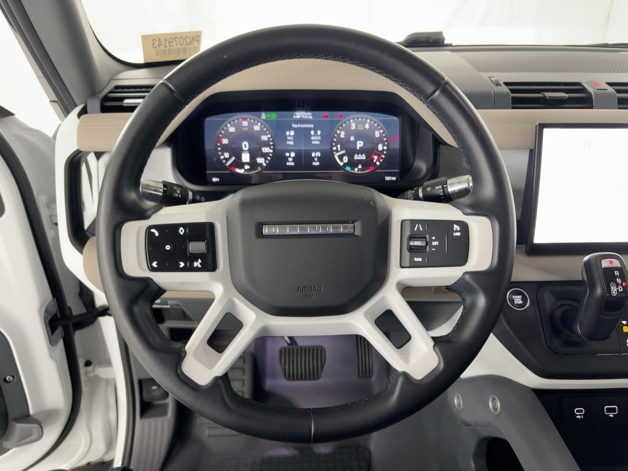 2022 Land Rover Defender SE photo 4