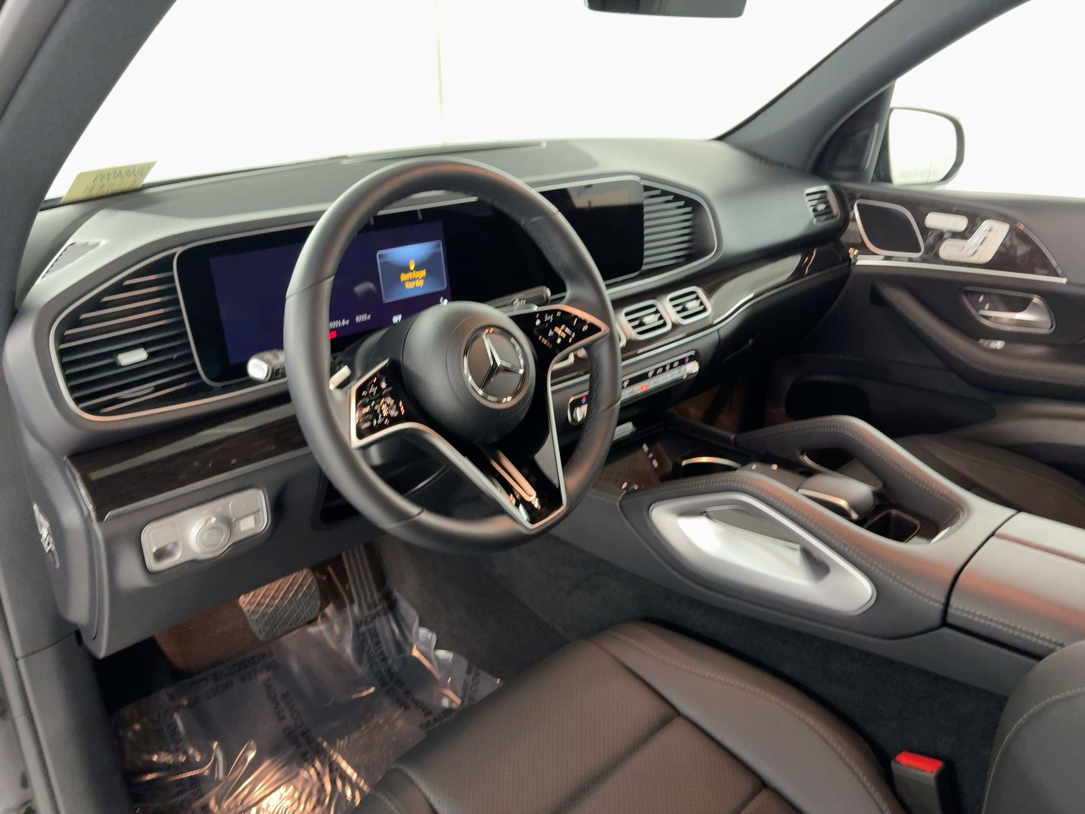 2025 Mercedes Benz GLE 350 4MATIC photo 3