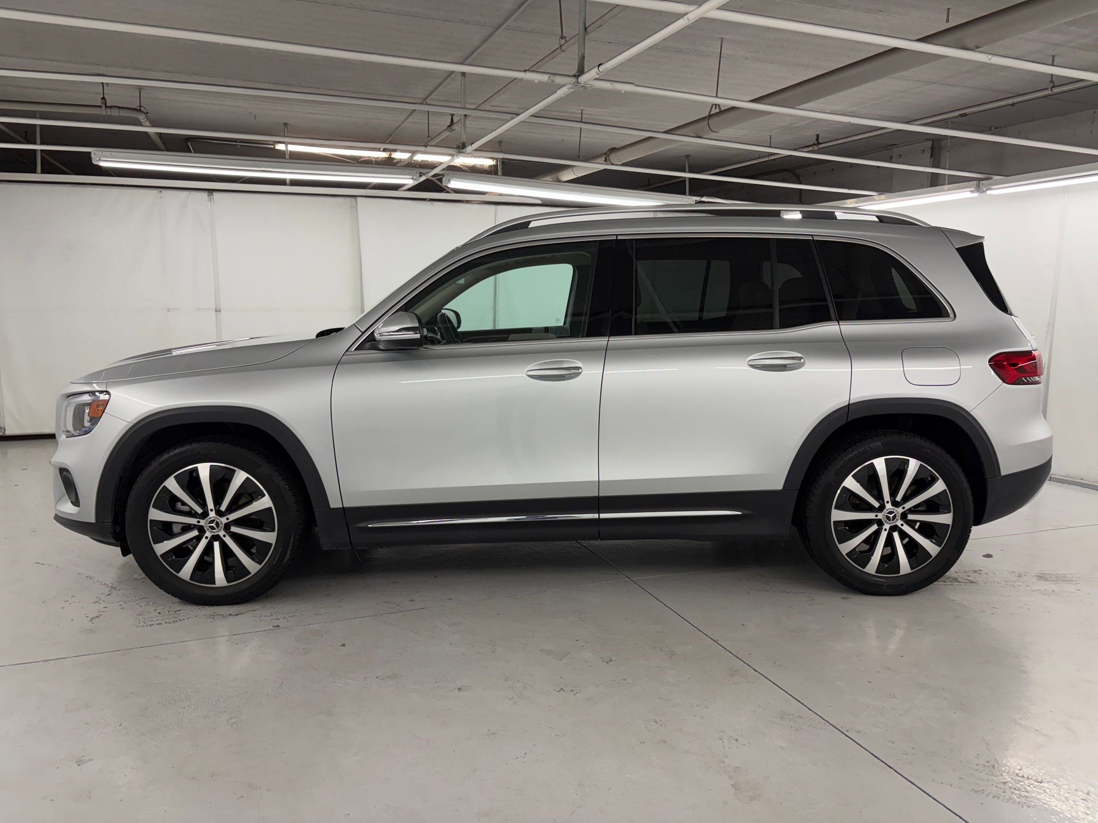 2022 Mercedes Benz GLB 250 photo 2