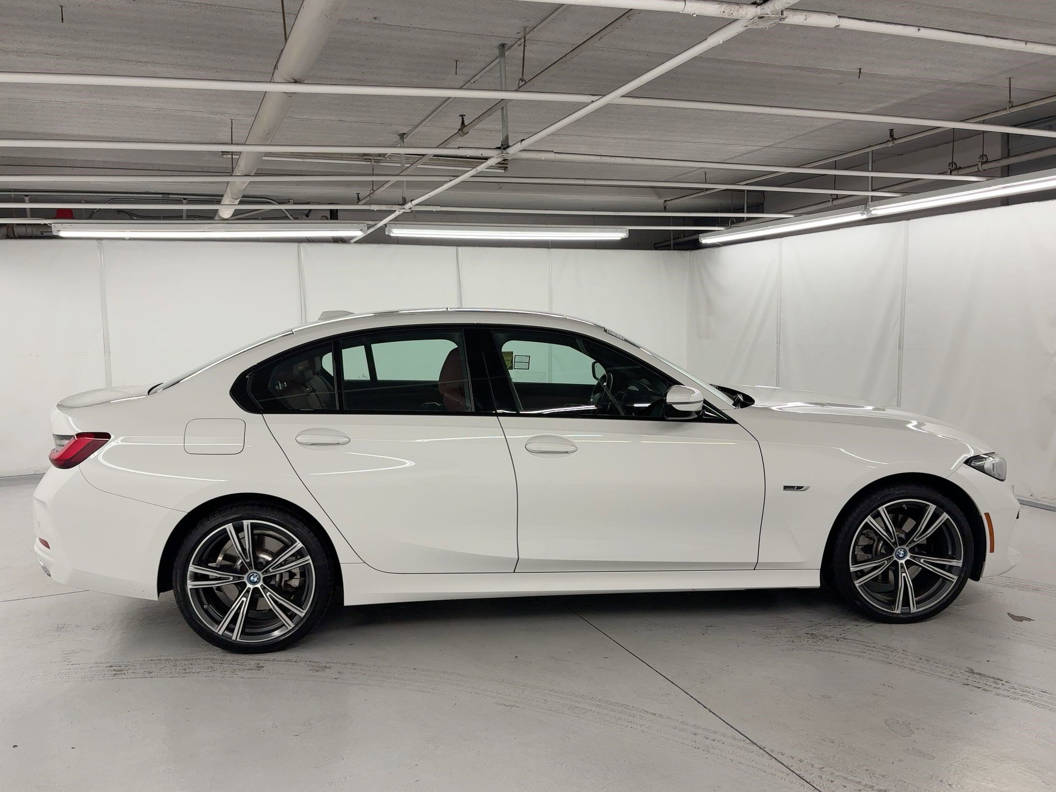 2023 Bmw 330e Sedan photo 4