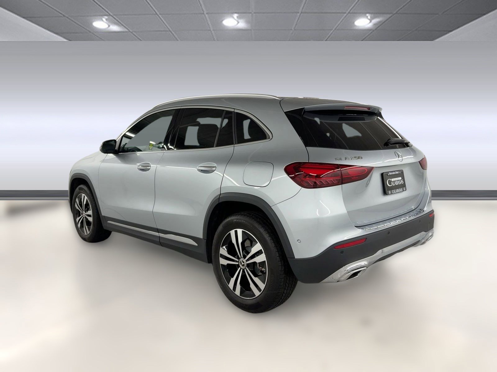 2025 Mercedes Benz GLA 250 photo 3