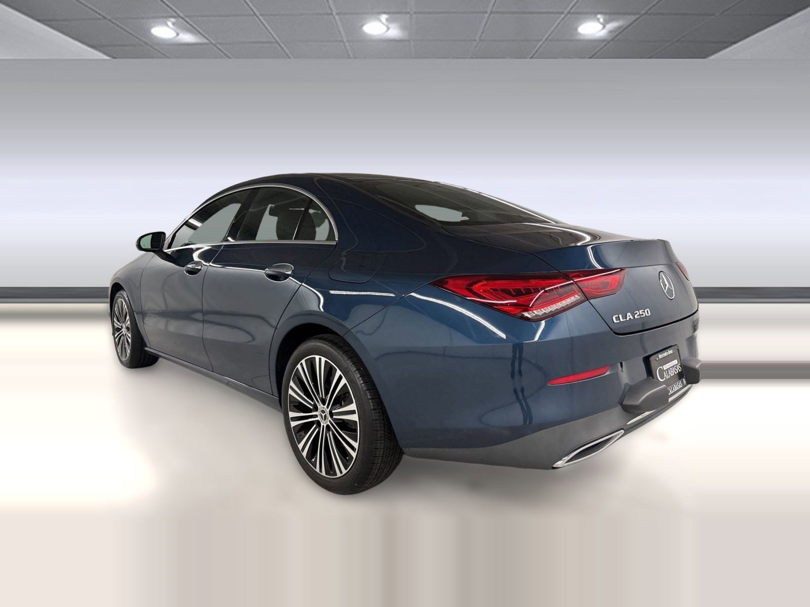 2023 Mercedes-Benz CLA 250 photo 2