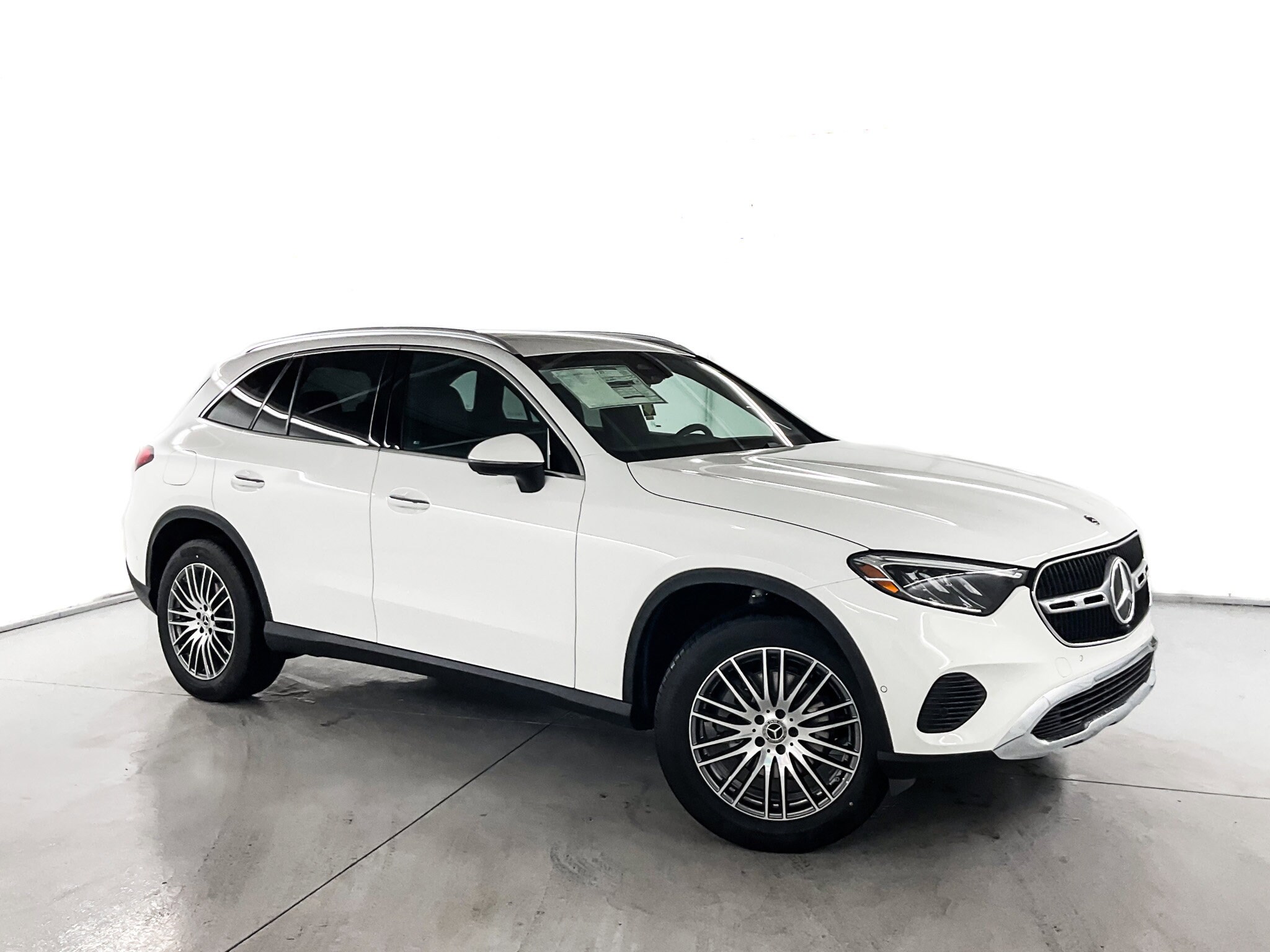 2025 Mercedes Benz GLC 300 photo 2